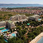 Üdülőközpont Sol By Melia Bay 4*