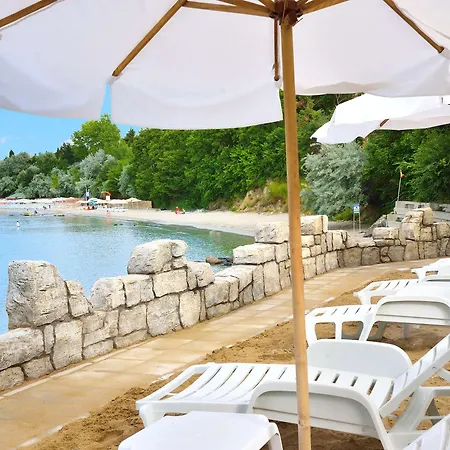 Sol Bay אתר נופש נסבר
