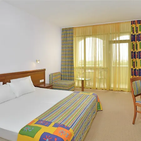 Курортный комплекс Sol Palace - 4*